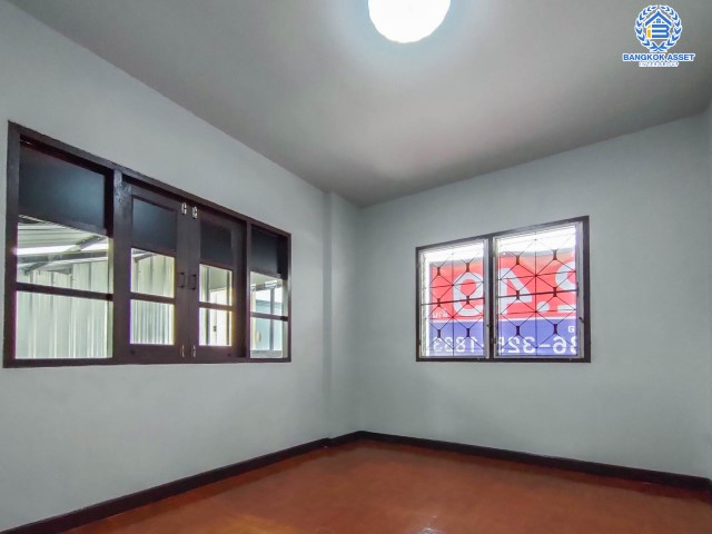 *****ทาวน์เฮ้าส์มือสองย่านนนทบุรี ม.ลภาวัน11 ชัยพฤกษ์ หลังมุม! เนื้อที่เยอะถึง 41 ตร.ว. ตอบโจทย์ทุกการใช้ชีวิต ฟังก์ชันเหมือนบ้านเดี่ยว 5 ห้องนอน 3 ห้องน้ำ 1 ที่จอดรถ บ้านสภาพสวย พร้อมเข้าอยู่ เชื่อมต่อถ.บางกรวย-ไทรน้อย ถ.ชัยพฤกษ์ และถ.ราชพฤกษ์ จองเลย!